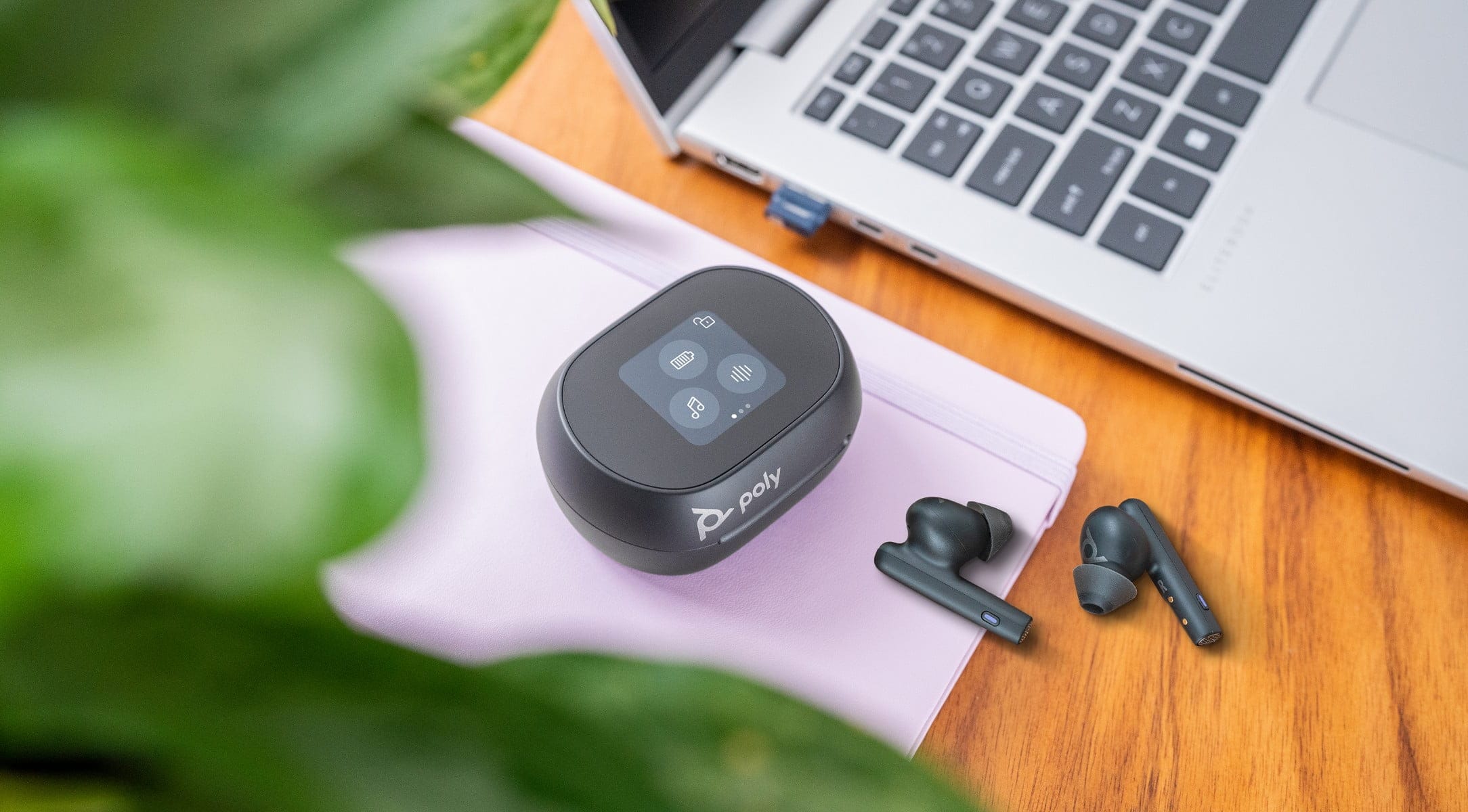 Wireless earbuds with laptop